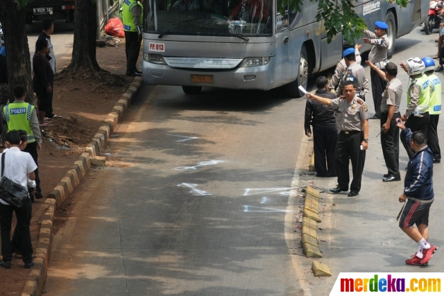 Foto : Olah TKP Outlander maut, Jalan Arteri Pondok Indah 