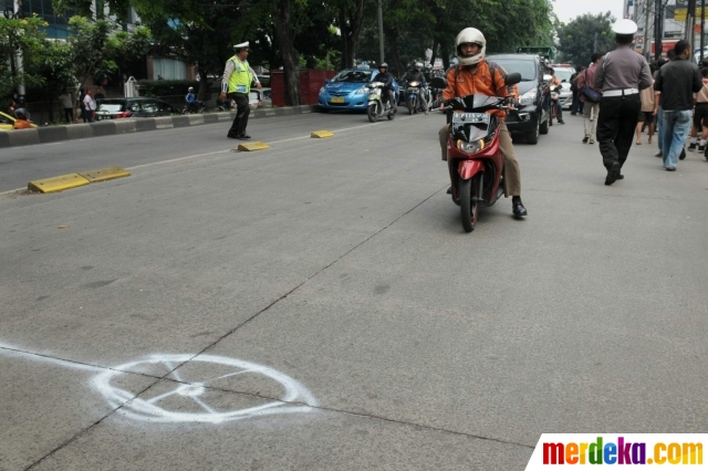 Foto : Olah TKP Outlander maut, Jalan Arteri Pondok Indah 