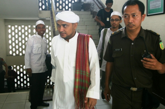 Koordinator FPI jalani sidang perdana terkait kasus kerusuhan demo