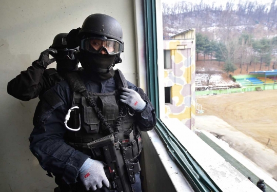 Aksi pasukan anti-teror Korea Selatan serbu markas teroris