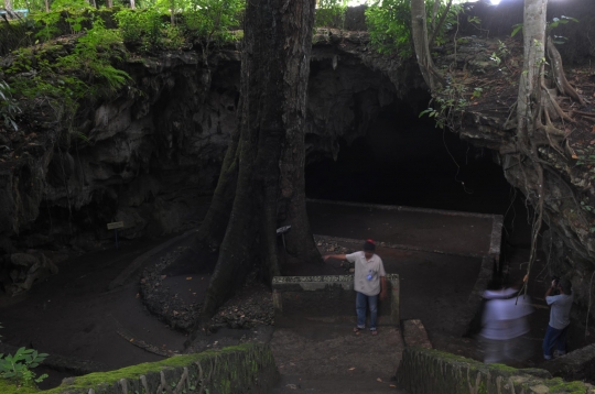 Menjelajahi Gua Rancang Kencana di Gunung Kidul