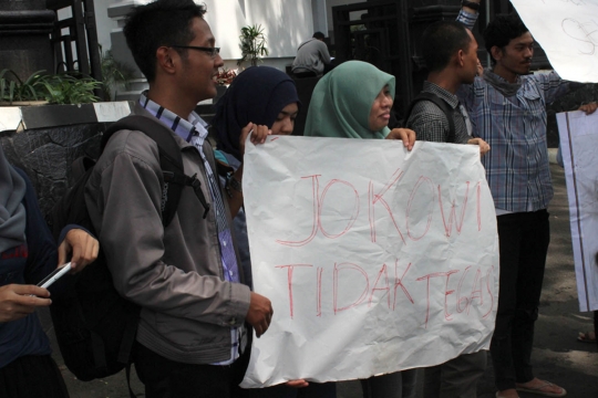 Demo penangkapan BW, massa di Malang sindir Jokowi penakut