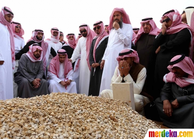 Foto : Prosesi pemakaman Raja Arab Saudi Abdullah bin Abdul Aziz di Al