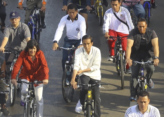 Jaga kebugaran, Jokowi awali Minggu pagi dengan bersepeda di CFD