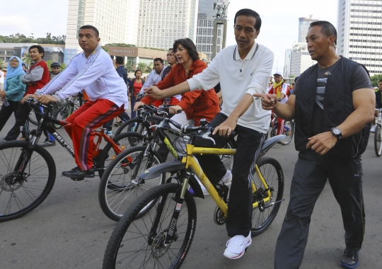 Jaga kebugaran, Jokowi awali Minggu pagi dengan bersepeda di CFD