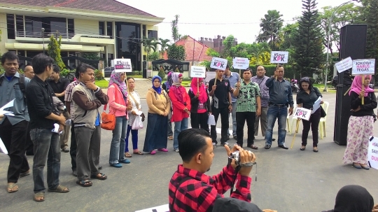 Aksi aktivis, mahasiswa, dosen & warga Malang demo Save KPK