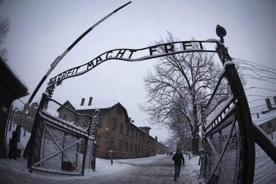 Menelusuri bagian dalam kamp eksekusi mati milik Nazi di Auschwitz