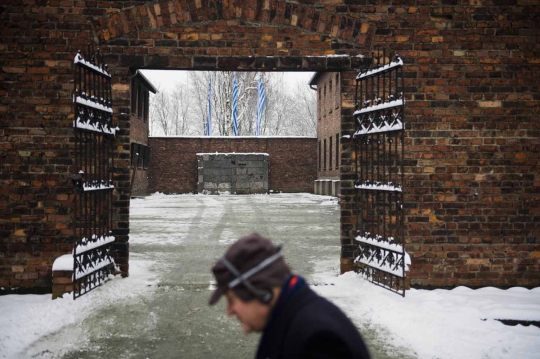 Menelusuri bagian dalam kamp eksekusi mati milik Nazi di Auschwitz