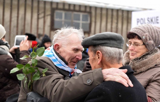 Ratusan korban selamat Holocaust peringati 70 tahun bebas dari Nazi