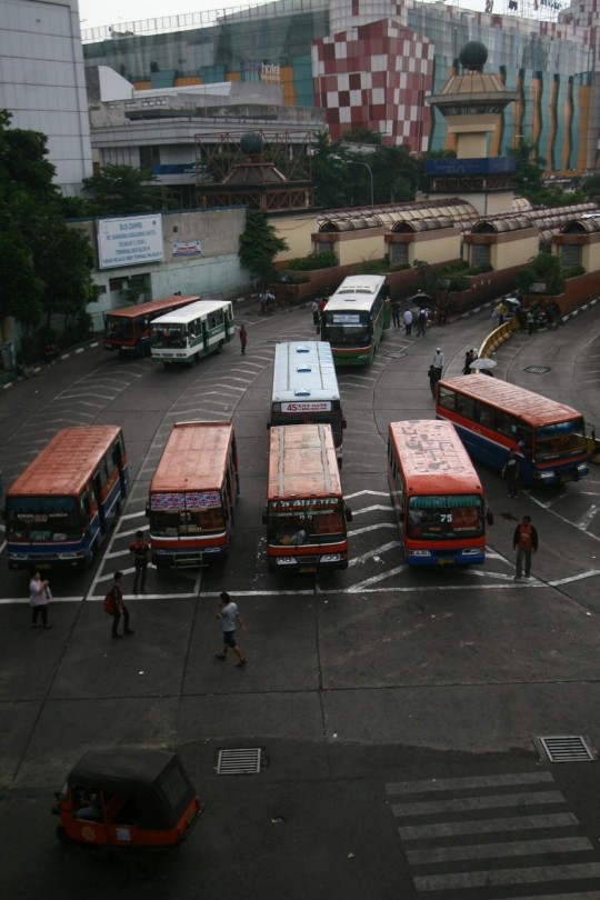 Tarif angkutan umum di Ibu Kota turun Rp 500