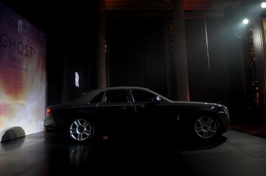 Mobil super mewah Rolls-Royce Ghost Series II mengaspal di Indonesia