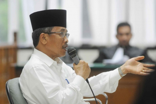 Sidang lanjutan Gulat Manurung terkait kasus alih fungsi hutan Riau