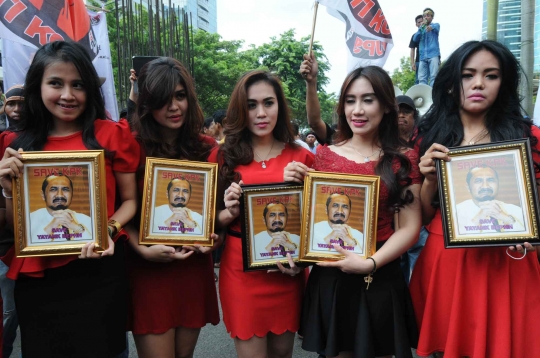 Sambangi KPK, cewek-cewek cantik dan seksi demo Abraham Samad