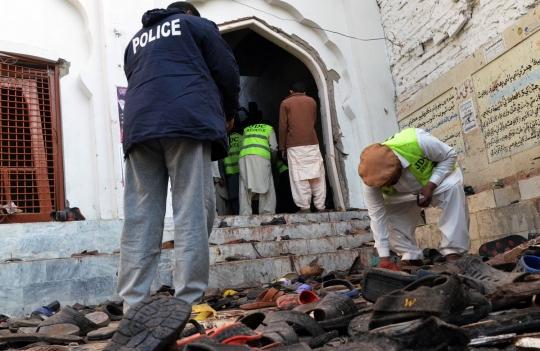 Serangan bom hantam masjid di Pakistan, 20 jemaah salat Jumat tewas