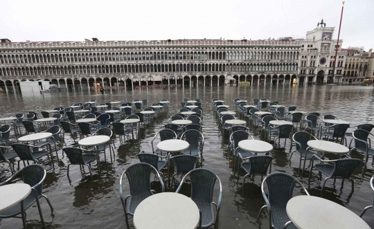 Cantiknya kota romantis Venesia meski terendam banjir