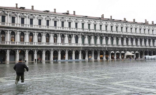 Cantiknya kota romantis Venesia meski terendam banjir