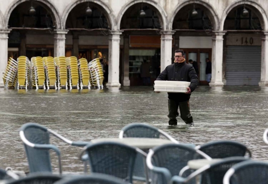 Cantiknya kota romantis Venesia meski terendam banjir