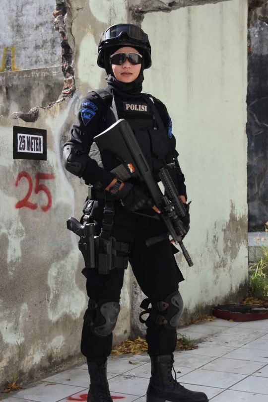 Ini Bripda Nina, si cantik anggota Brimob antiteror di Aceh