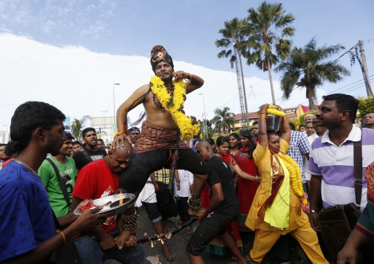 Ekstremnya Perayaan Thaipusam di Kuil Gua Batu Malaysia