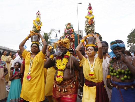 Ekstremnya Perayaan Thaipusam di Kuil Gua Batu Malaysia