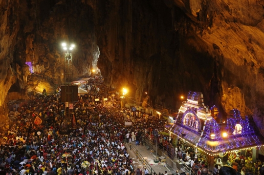 Ekstremnya Perayaan Thaipusam di Kuil Gua Batu Malaysia