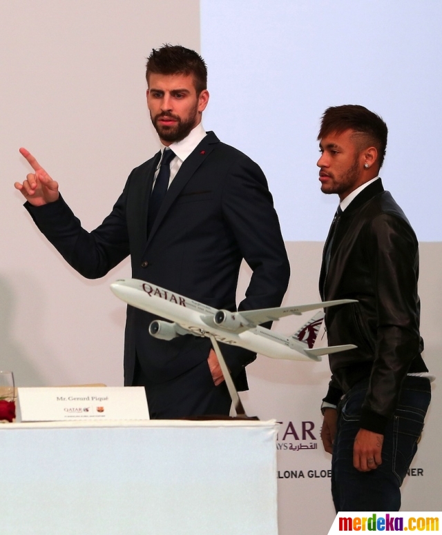 Foto : Gaya Neymar dan Pique hadiri acara Qatar Airways di 