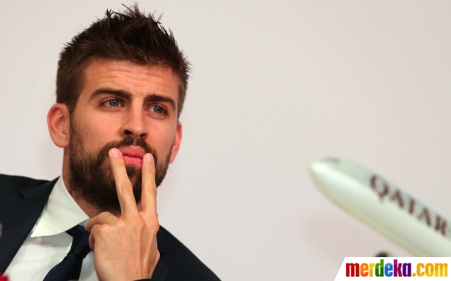 Foto : Gaya Neymar dan Pique hadiri acara Qatar Airways di 