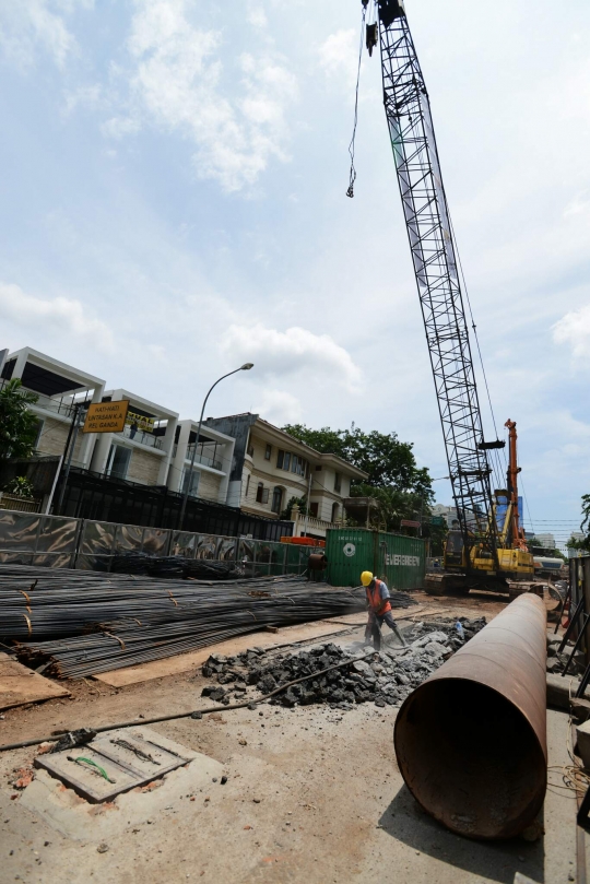 Menengok tahap awal pembangunan jalan layang STS Permata Hijau