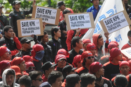 Ratusan buruh dukung KPK