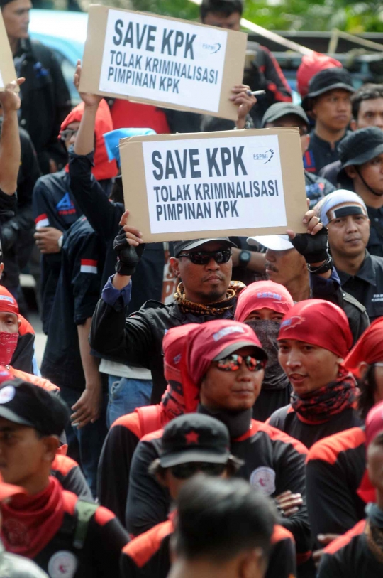 Ratusan buruh dukung KPK