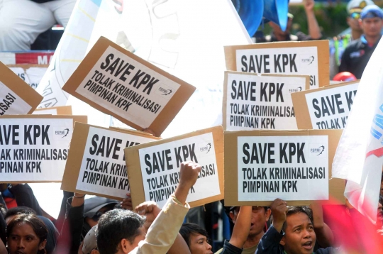 Ratusan buruh dukung KPK