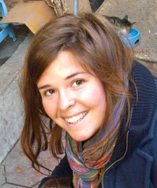 Ini Kayla Mueller, warga AS yang tewas akibat serangan Yordania