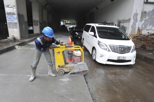 Pemprov DKI kebut perbaikan jalan rusak gara-gara banjir