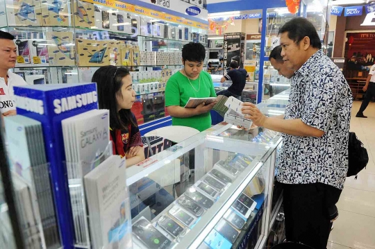 Jelang implementasi 4G LTE, Menkominfo sidak toko ponsel di Batam