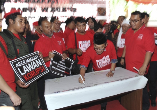 Bambang Widjojanto hadiri peluncuran Madrasah Antikorupsi