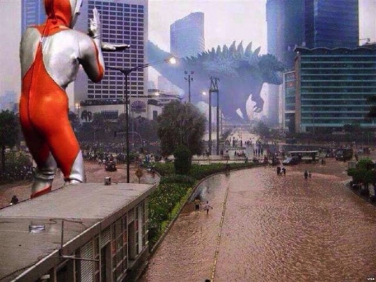 Ini meme lucu banjir Jakarta yang bikin ketawa ngakak