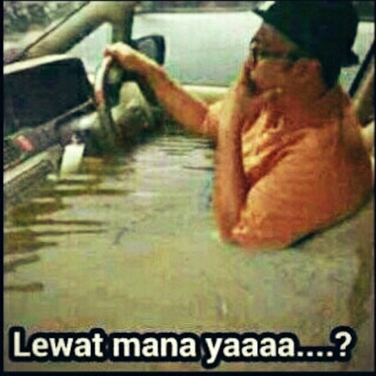 Ini meme lucu banjir Jakarta yang bikin ketawa ngakak