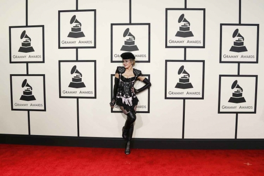 Gaya seksi penyanyi top Hollywood hadiri Grammy Awards ke-57