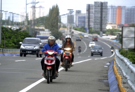 Jalanan Grogol kebanjiran, Tol Pluit-Slipi dibuka bagi sepeda motor