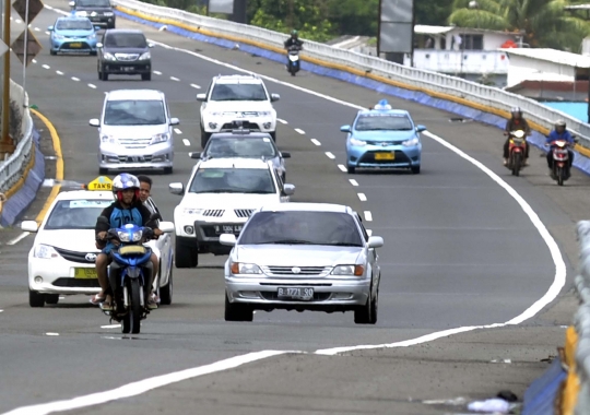 Jalanan Grogol kebanjiran, Tol Pluit-Slipi dibuka bagi sepeda motor