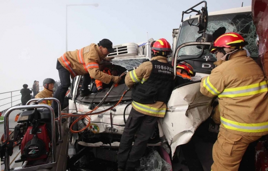 Tragis, 100 mobil di Seoul tabrakan beruntun gara-gara kabut tebal