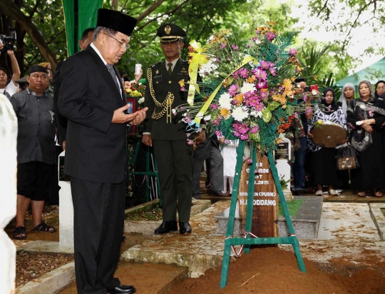 Wapres Jusuf Kalla jadi inspektur upacara pemakaman Andi Oddang