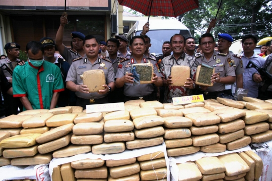 Polres Jakbar gagalkan peredaran 2 ton ganja lintas Sumatera-Jakarta