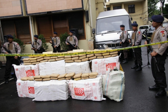 Polres Jakbar gagalkan peredaran 2 ton ganja lintas Sumatera-Jakarta