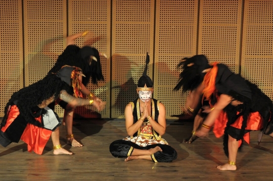 Aksi jurnalis berperan dalam seni drama wayang orang di GIK