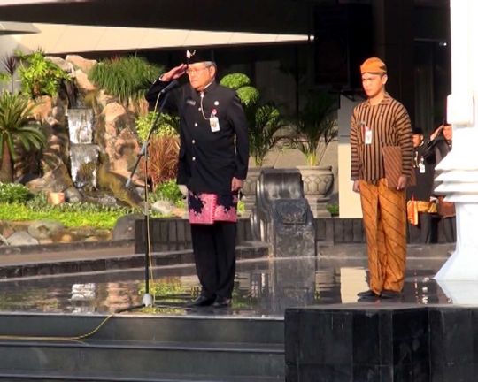Lestarikan budaya, PNS Jateng diwajibkan berpakaian adat