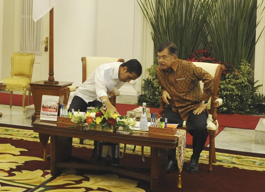 Jokowi-JK pimpin sidang kabinet paripurna di Istana Bogor