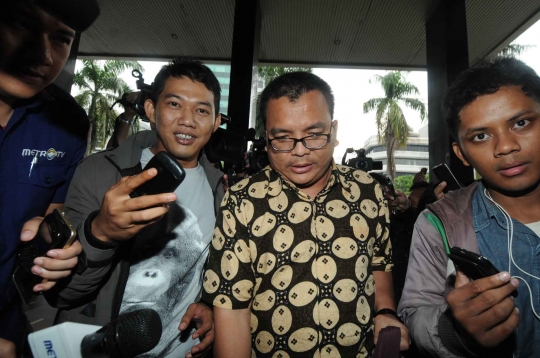 Denny Indrayana minta Jokowi tak lantik Budi Gunawan