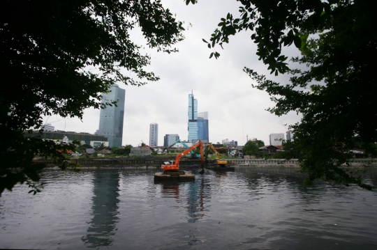 Antisipasi banjir Ibu Kota terulang, Waduk Melati dikeruk