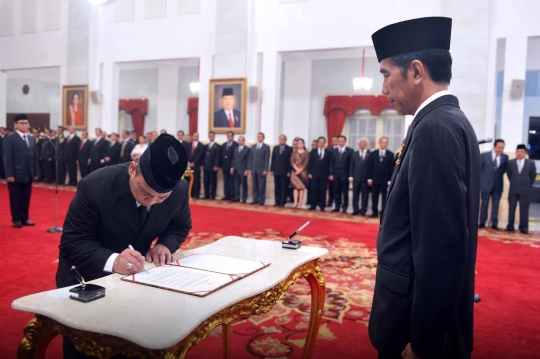 Presiden Jokowi lantik 3 Plt pimpinan KPK